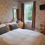 לינה וארוחת בוקר Strathmore (adults Only)